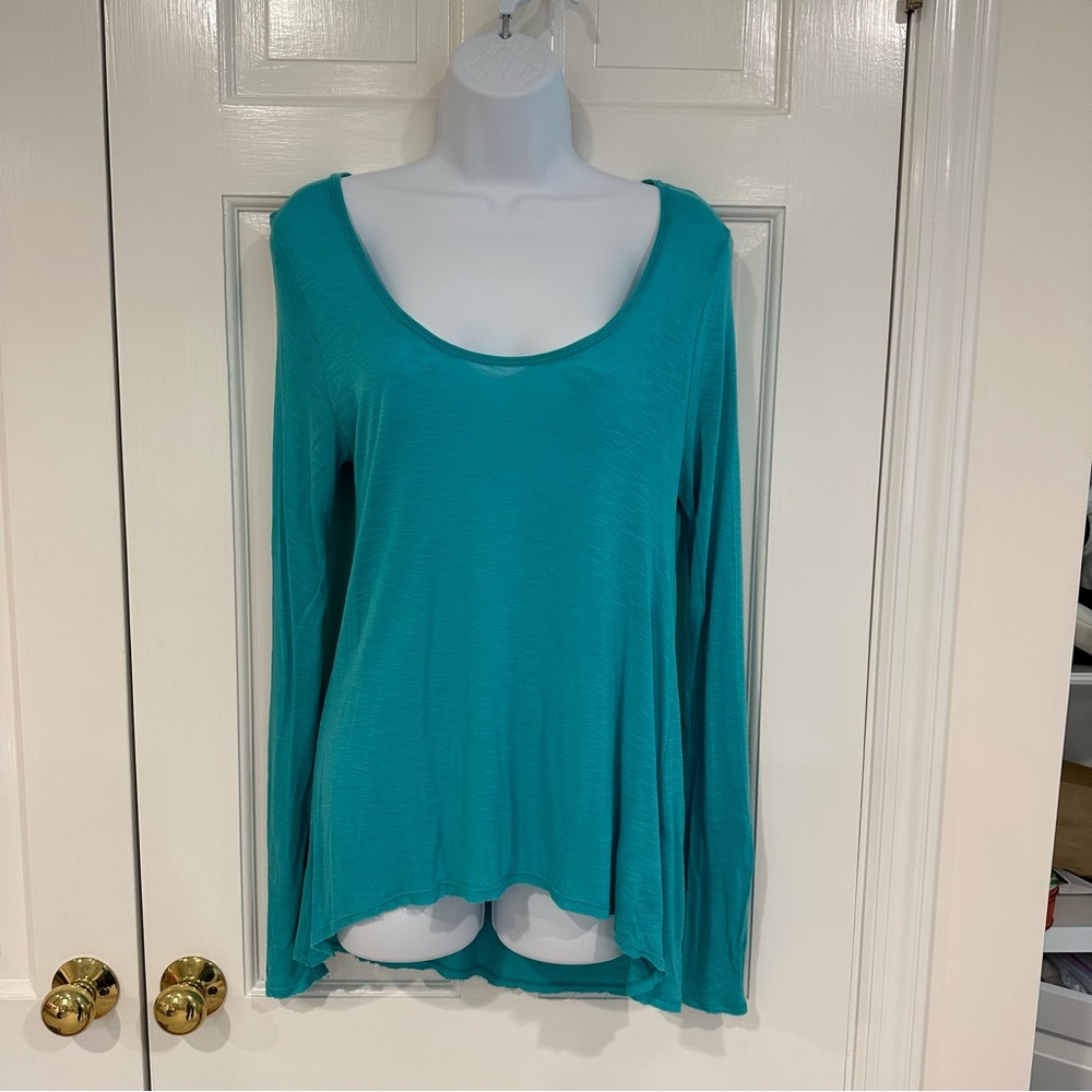 5/48 women’s aqua blue long sleeve rayon t-shirt size small